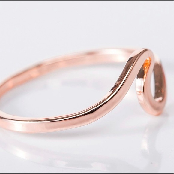 Ocean Wave Rose Gold Ring Size 8 - Picture 4 of 10